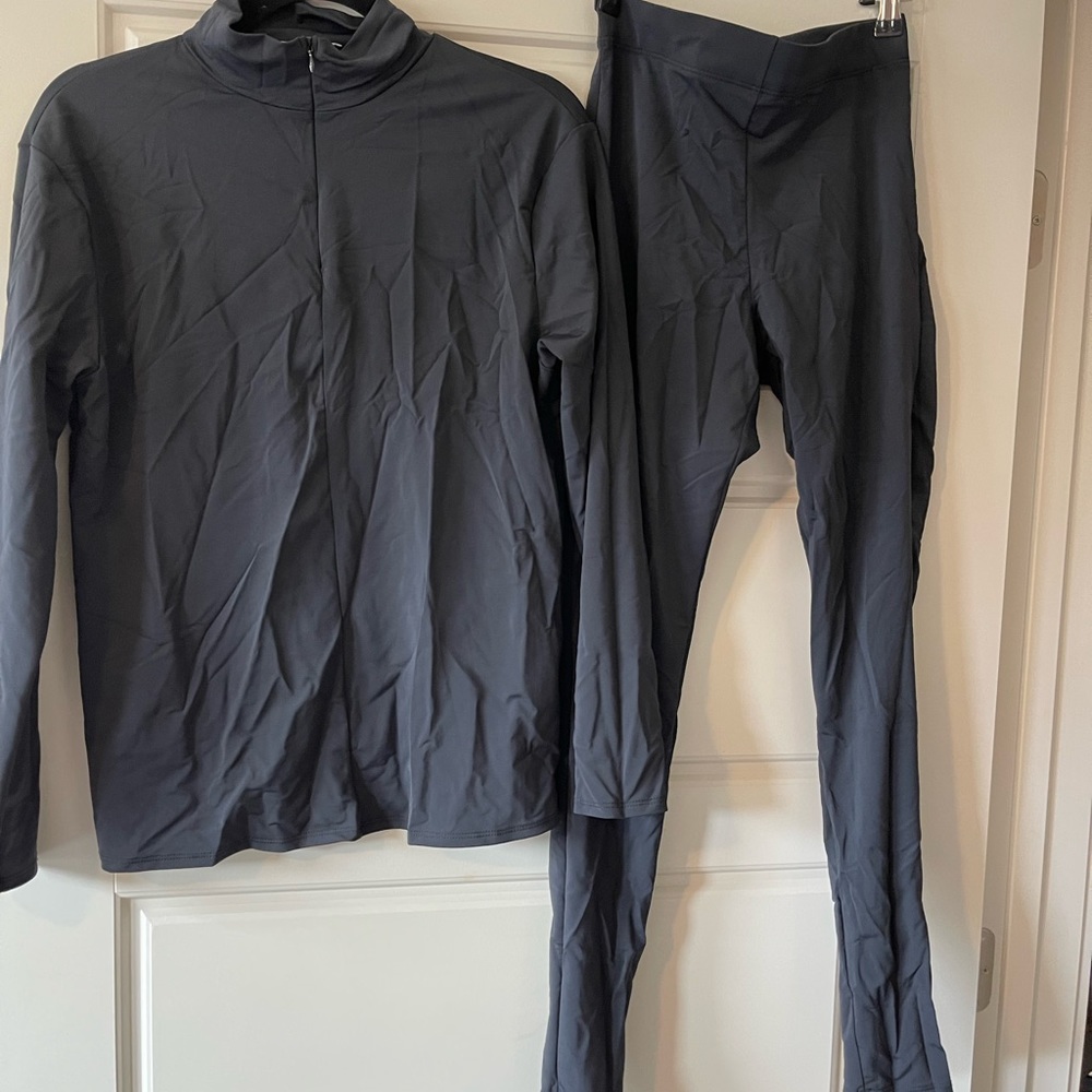 Small black workout set